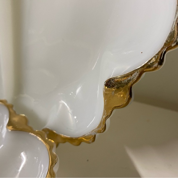 Matched pair of vintage Milkglass serving platters Anchor Hocking - Picture 5 of 8